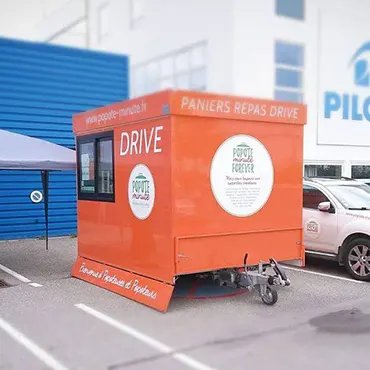 novatruck_orange remorque aménagée novakiosk foodtruck kiosque snack contenair cuisine mobile